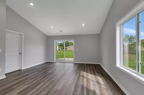 Living - 24289 Forest View Cir, Saint Augusta, MN 56301 photo 3 of 3