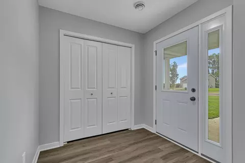Entry Way - 24289 Forest View Cir, Saint Augusta, MN 56301 photo 2 of 2