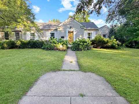 251 W Lake St, Excelsior, MN 55331