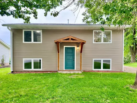1208 Crestview Rd, Albert Lea, MN 56007