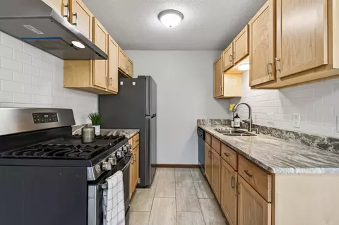 Kitchen - 3215 Valley Ridge Dr #56, Eagan, MN 55121 photo 2 of 5