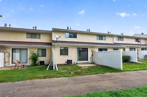 Exterior - 3215 Valley Ridge Dr #56, Eagan, MN 55121 photo 4 of 8