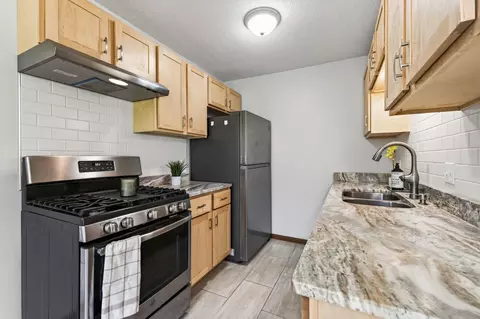 Kitchen - 3215 Valley Ridge Dr #56, Eagan, MN 55121 photo 3 of 5