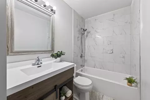 Bath - 3215 Valley Ridge Dr #56, Eagan, MN 55121 photo 1 of 2