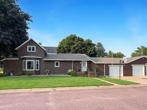 509 S Lake St, Sherburn, MN 56171