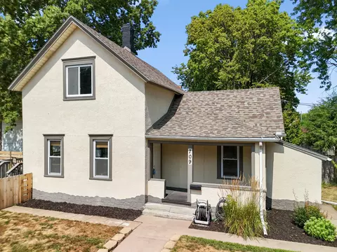 709 24th Ave NE, Minneapolis, MN 55418