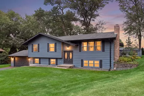 756 Larson Ct, Shoreview, MN 55126