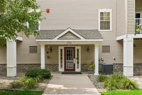 12761 Collegeview Dr #207, Eden Prairie, MN 55347