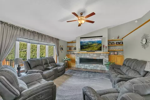 Living - 1785 Cypress Rd, Saint Cloud, MN 56303 photo 3 of 4
