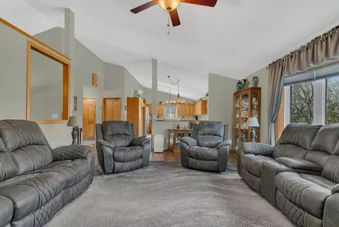 Living - 1785 Cypress Rd, Saint Cloud, MN 56303 photo 2 of 4