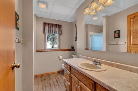 Bath - 1785 Cypress Rd, Saint Cloud, MN 56303 photo 3 of 4