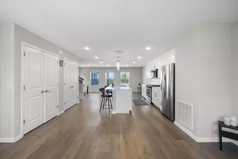 5863 156th St W, Apple Valley, MN 55124