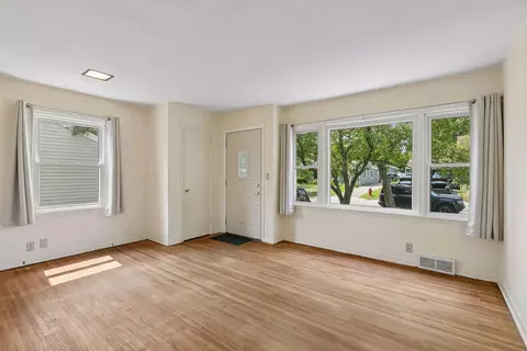 2933 Hillsboro Ave S, Saint Louis Park, MN 55426