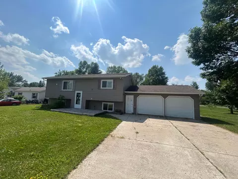 1324 Pelican Ln, Detroit Lakes, MN 56501