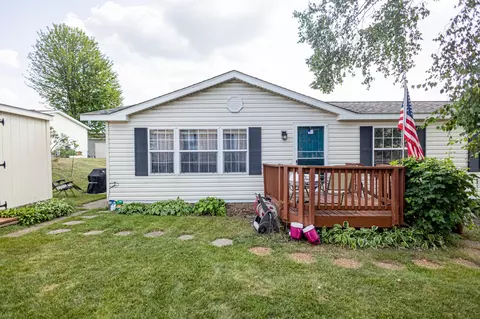 1390 Birchview Dr, Maplewood, MN 55119