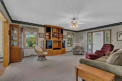Living - 21 Traverse Rd, Saint Cloud, MN 56301 photo 1 of 5