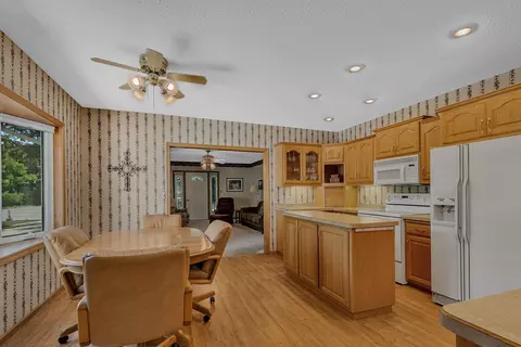 Kitchen - 21 Traverse Rd, Saint Cloud, MN 56301 photo 4 of 5