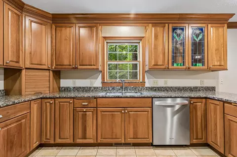 Kitchen - 6385 134th St E, Northfield, MN 55057 photo 2 of 7