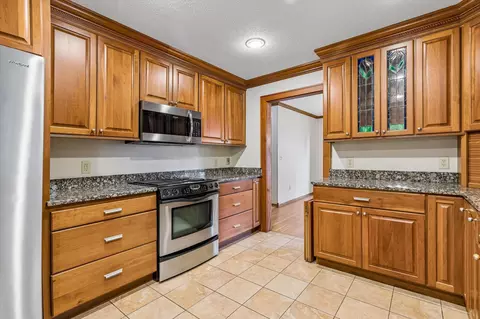 Kitchen - 6385 134th St E, Northfield, MN 55057 photo 7 of 7