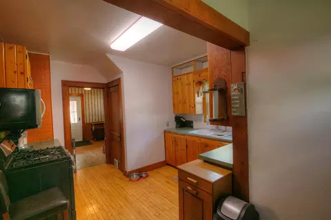 Entry Way - 519 Buchanan St, Red Wing, MN 55066 photo 2 of 4
