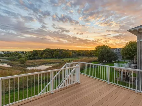 1511 Pembroke Pass, Chanhassen, MN 55317
