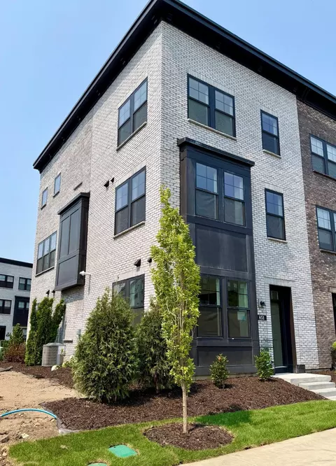 851 Mount Curv, Saint Paul, MN 55116
