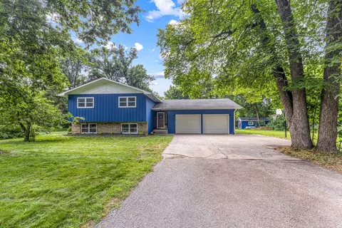 7407 Elm Ct, Horace, ND 58047