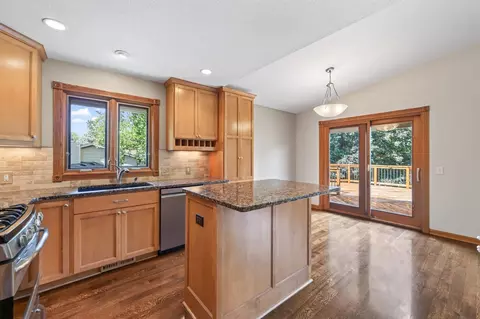 Kitchen - 1945 Beaver Dam Ct, Eagan, MN 55122 photo 3 of 3