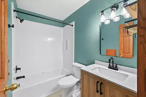 Bath - 1945 Beaver Dam Ct, Eagan, MN 55122 photo 1 of 2