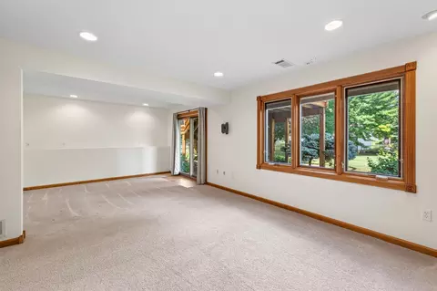 Living - 1945 Beaver Dam Ct, Eagan, MN 55122 photo 6 of 9