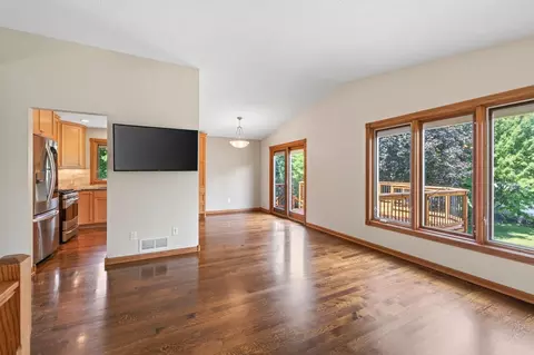 Living - 1945 Beaver Dam Ct, Eagan, MN 55122 photo 2 of 9
