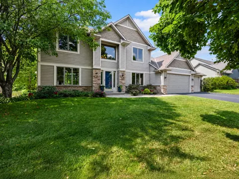 18462 Gladstone Blvd N, Maple Grove, MN 55311
