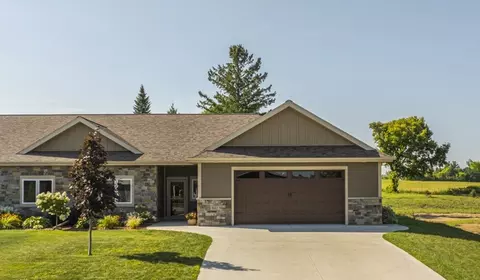 841 Lake Forest Cir, Detroit Lakes, MN 56501