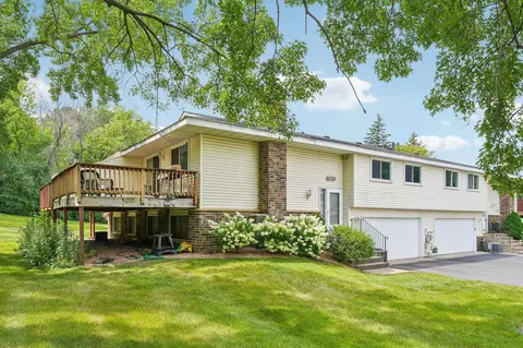 12311 Oak Leaf Ct, Burnsville, MN 55337