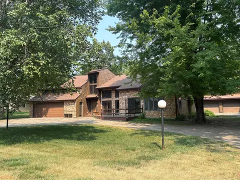 2074 Elmwood Dr, Detroit Lakes, MN 56501