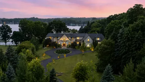 1535 Bohns Point Rd, Wayzata, MN 55391
