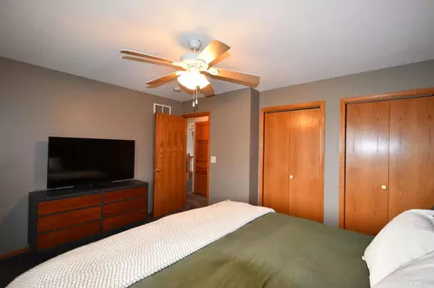 Bedroom - 101 6th Ave NE, Elgin, MN 55932 photo 2 of 8
