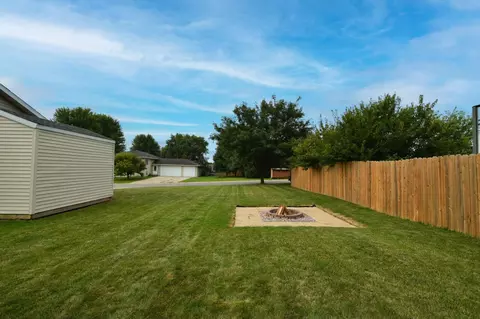 Exterior - 101 6th Ave NE, Elgin, MN 55932 photo 7 of 16
