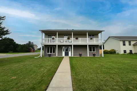 Exterior - 101 6th Ave NE, Elgin, MN 55932 photo 6 of 16