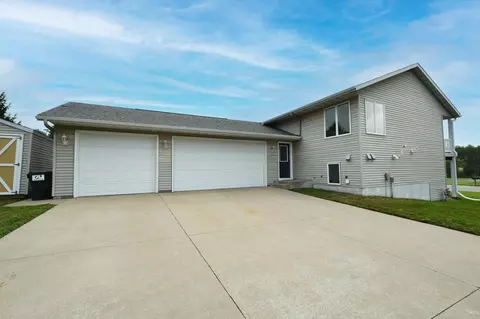 Exterior - 101 6th Ave NE, Elgin, MN 55932 photo 2 of 16