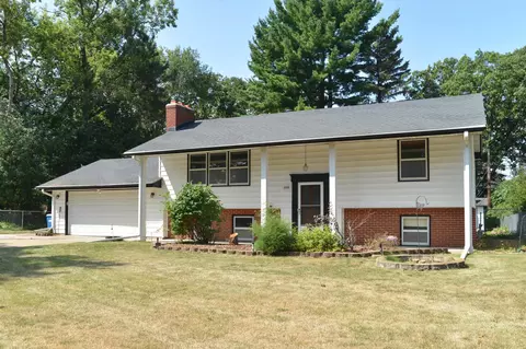 2226 Pleasant View Dr, New Brighton, MN 55112