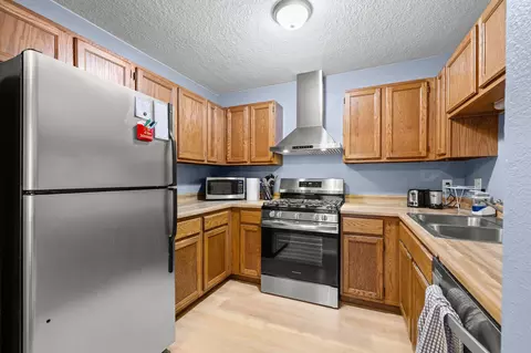 Kitchen - 3253 Evergreen Dr, Eagan, MN 55121 photo 2 of 2