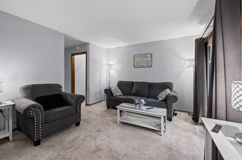 Living - 3253 Evergreen Dr, Eagan, MN 55121 photo 3 of 6
