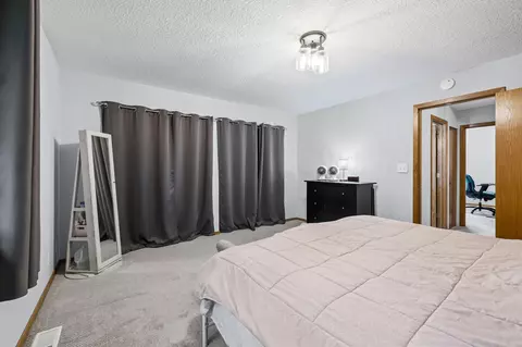 Bedroom - 3253 Evergreen Dr, Eagan, MN 55121 photo 4 of 5