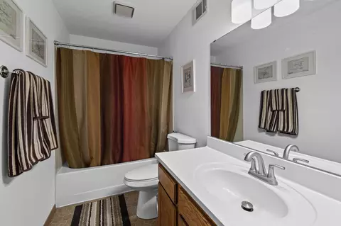Bath - 3253 Evergreen Dr, Eagan, MN 55121 photo 2 of 2