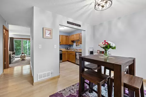 Dining - 3253 Evergreen Dr, Eagan, MN 55121 photo 2 of 6
