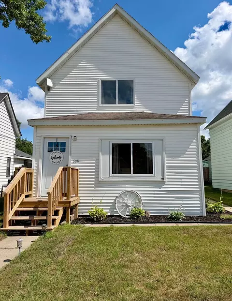 508 4th St NE, Little Falls, MN 56345