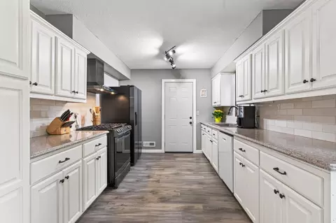 8305 69th St S, Cottage Grove, MN 55016