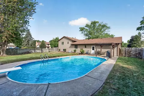8305 69th St S, Cottage Grove, MN 55016