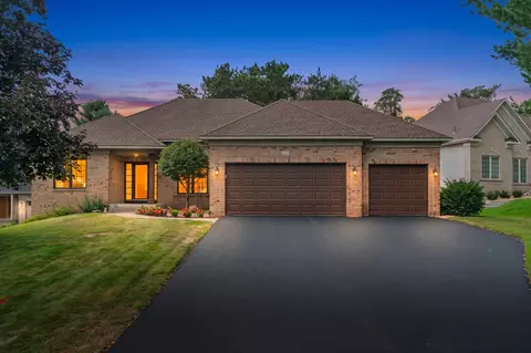 2221 White Pine Ct, Hudson, WI 54016